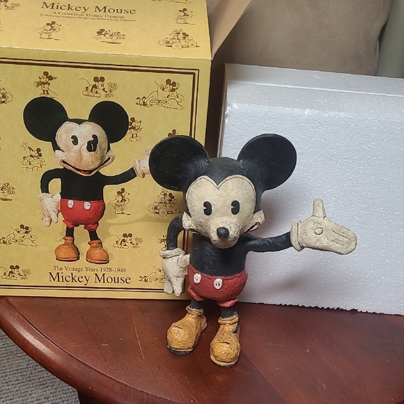 Department 56 Other - Department 56 Classic Mickey Mouse  Figurine Comes With Box